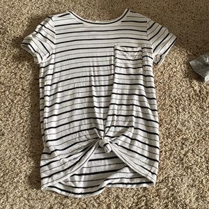Lou & Grey white and black short sleeve